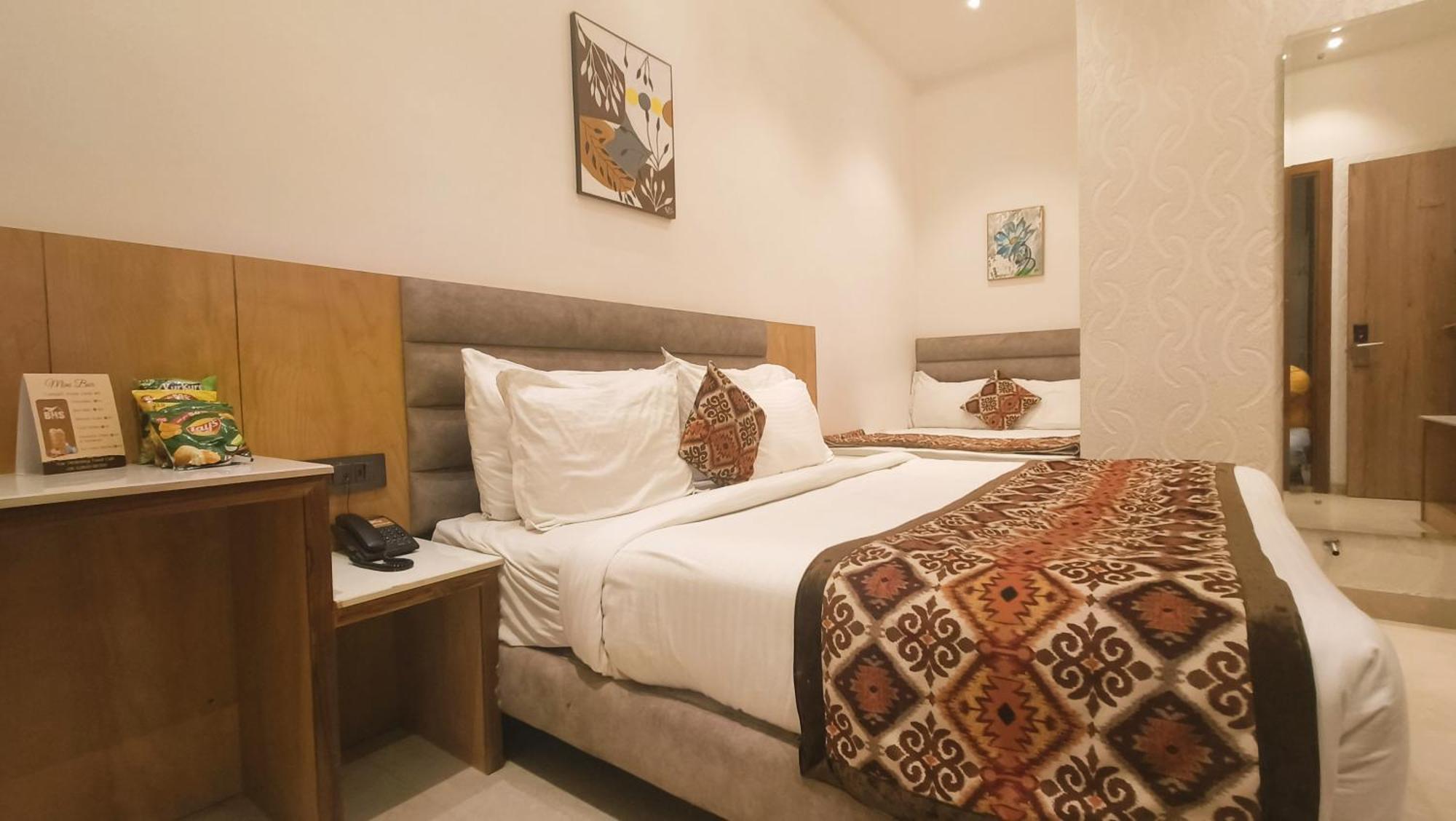 Blessings Hotel Amritsar Buitenkant foto