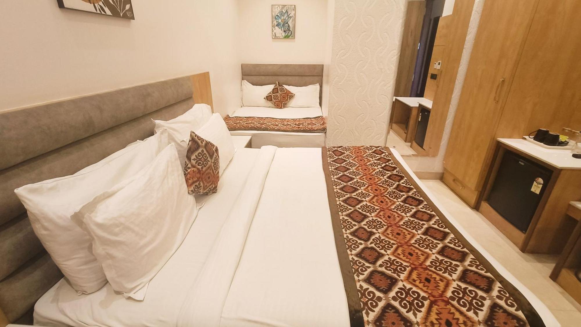 Blessings Hotel Amritsar Buitenkant foto