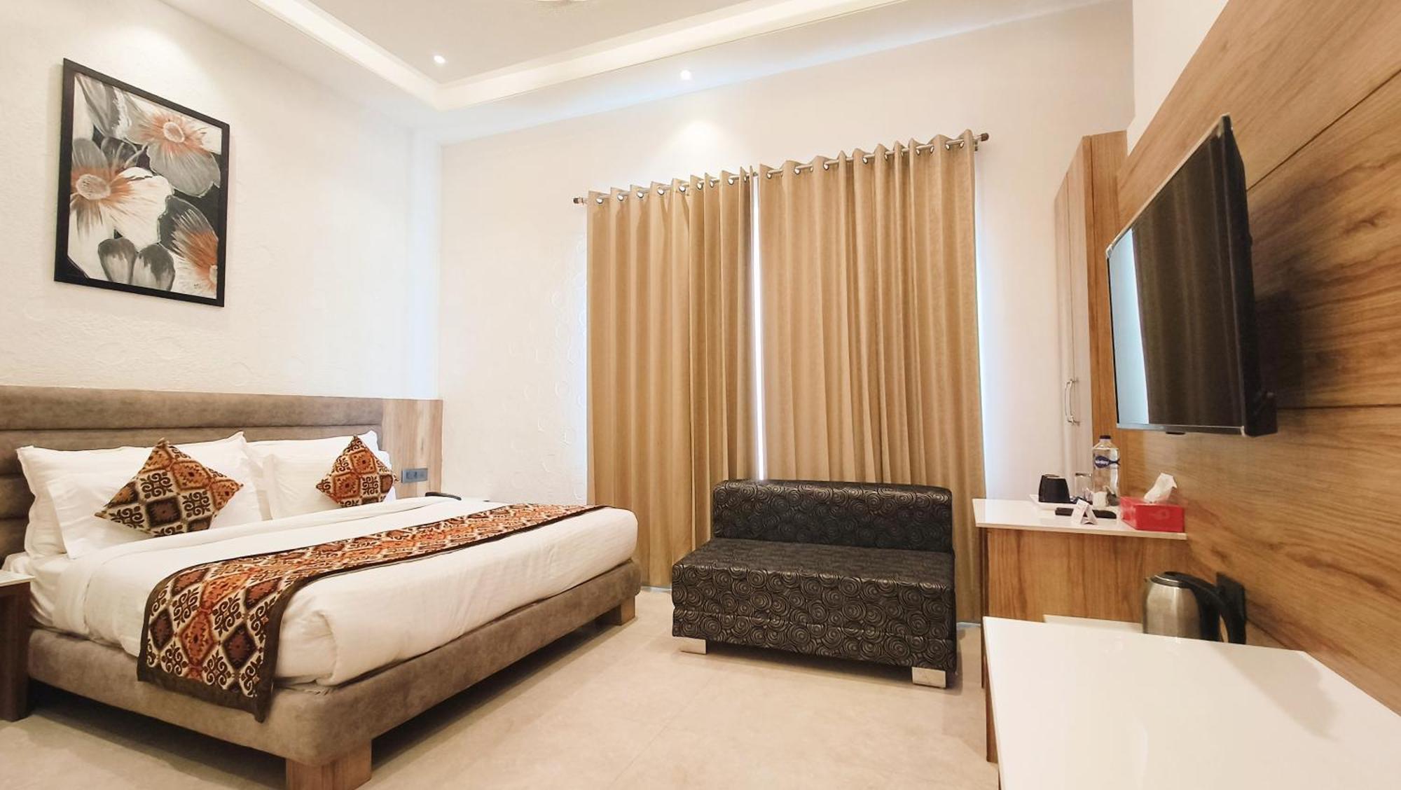 Blessings Hotel Amritsar Buitenkant foto